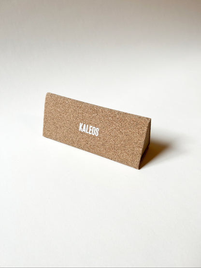 Kaleos Etui aus Korg geschlossen