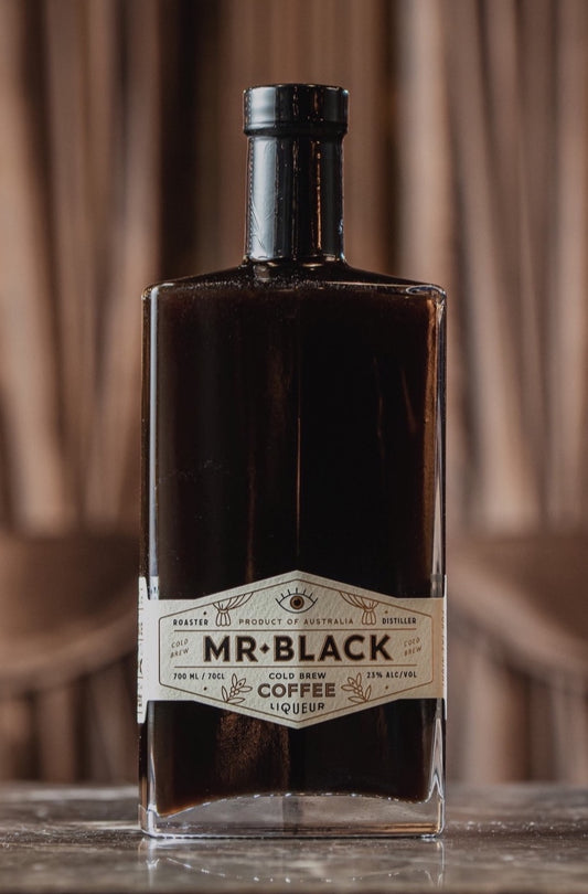 Flasche mit Mr. Black Coffee Liqueur Logo