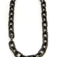 Brillenkette bestehend aus großen schwarzen Kettengliedern